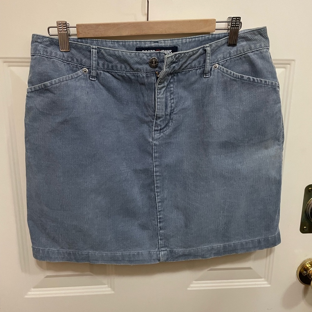 Roots mini skirt